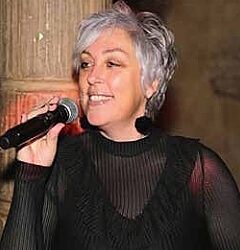 Mini-Show & gerechtjes met live muziek van Sharon op 20 juni